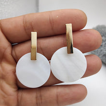 Load image into Gallery viewer, Minimalist Natural Abalone Shell Earrings Round Pendant Large Earrings Silver Gold Shell Earrings for Women Earrings Gold
