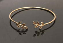 Load image into Gallery viewer, De moda simple dorado plateado brazalete pulseras para mujeres brazalete de hojas abierto pulseras de brazalete T433 7g